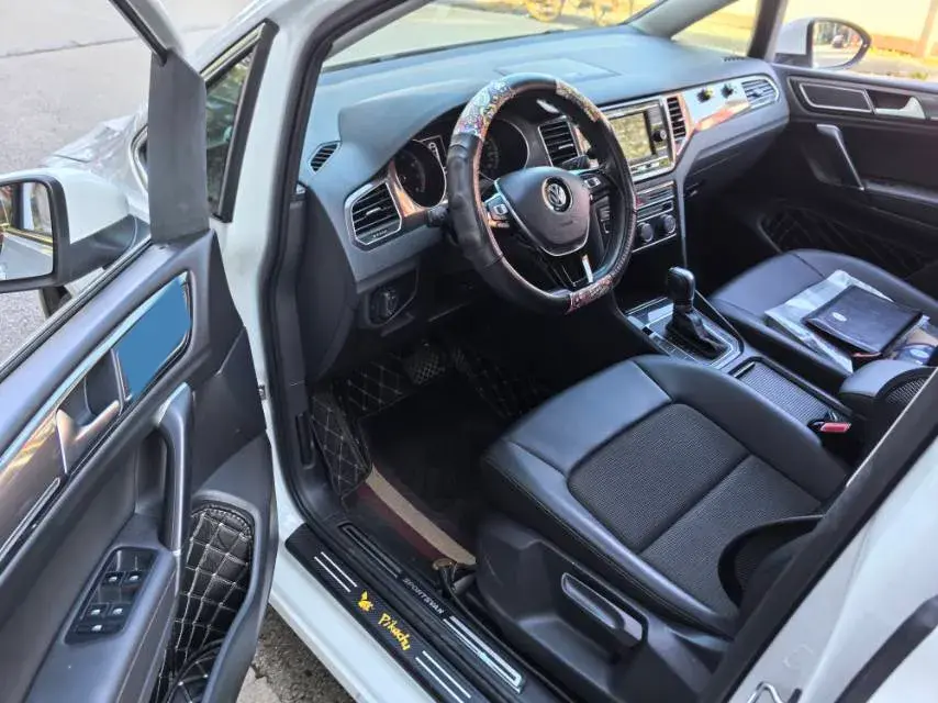 2018 VOLKSWAGEN GOLF thumbnail 2