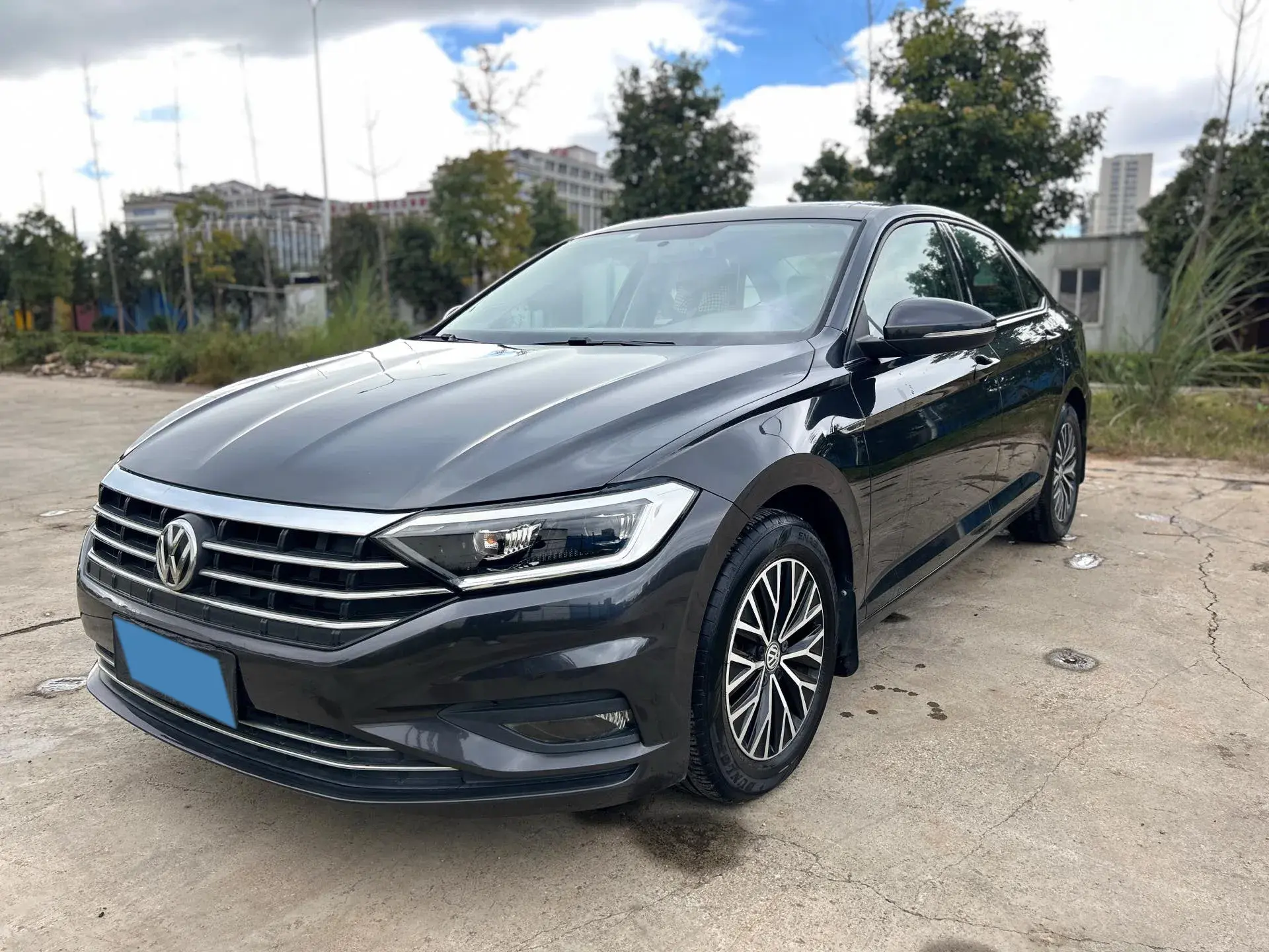 2019 VOLKSWAGEN SAGITAR view 1