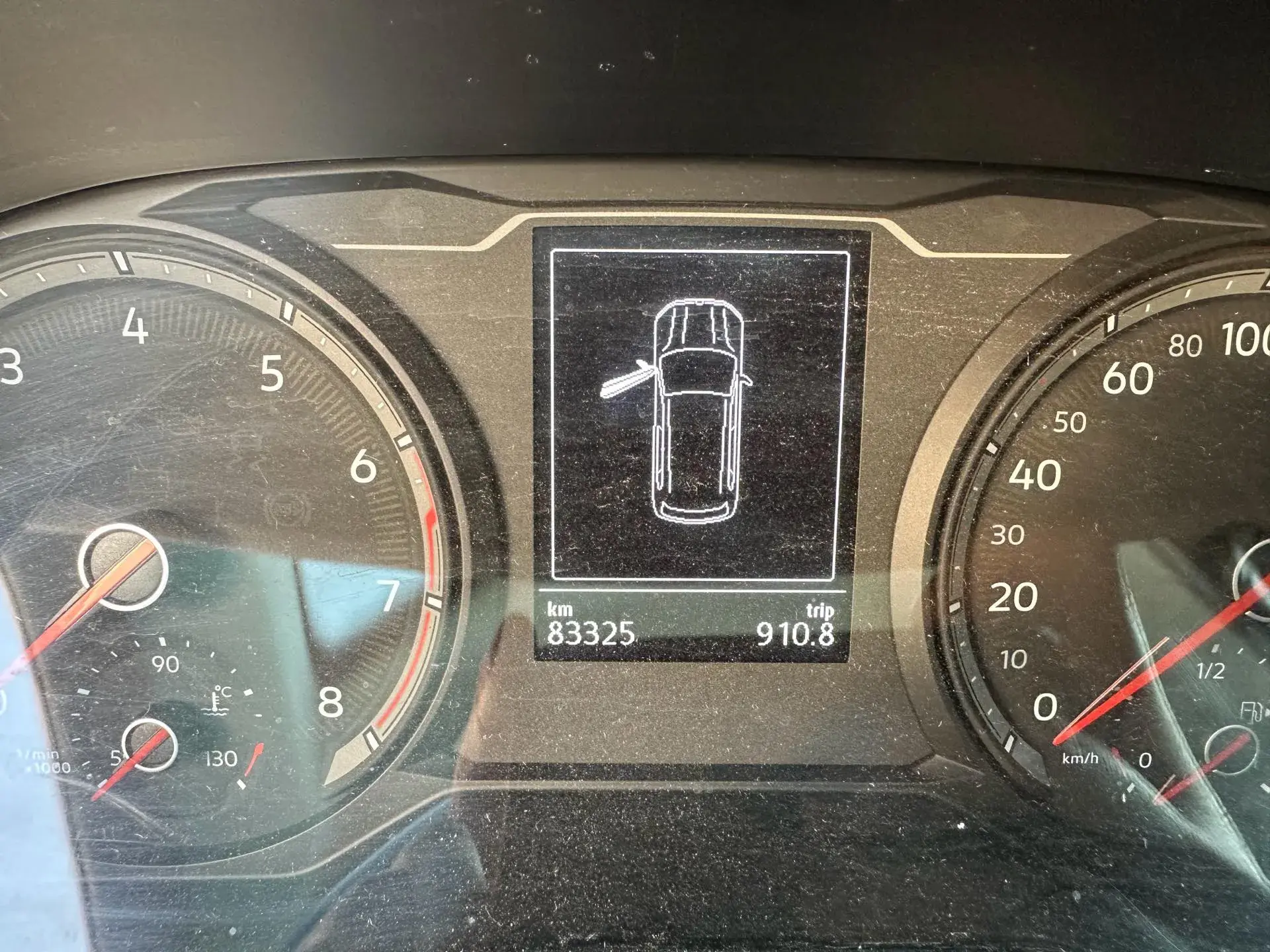 2021 VOLKSWAGEN THARU thumbnail 4