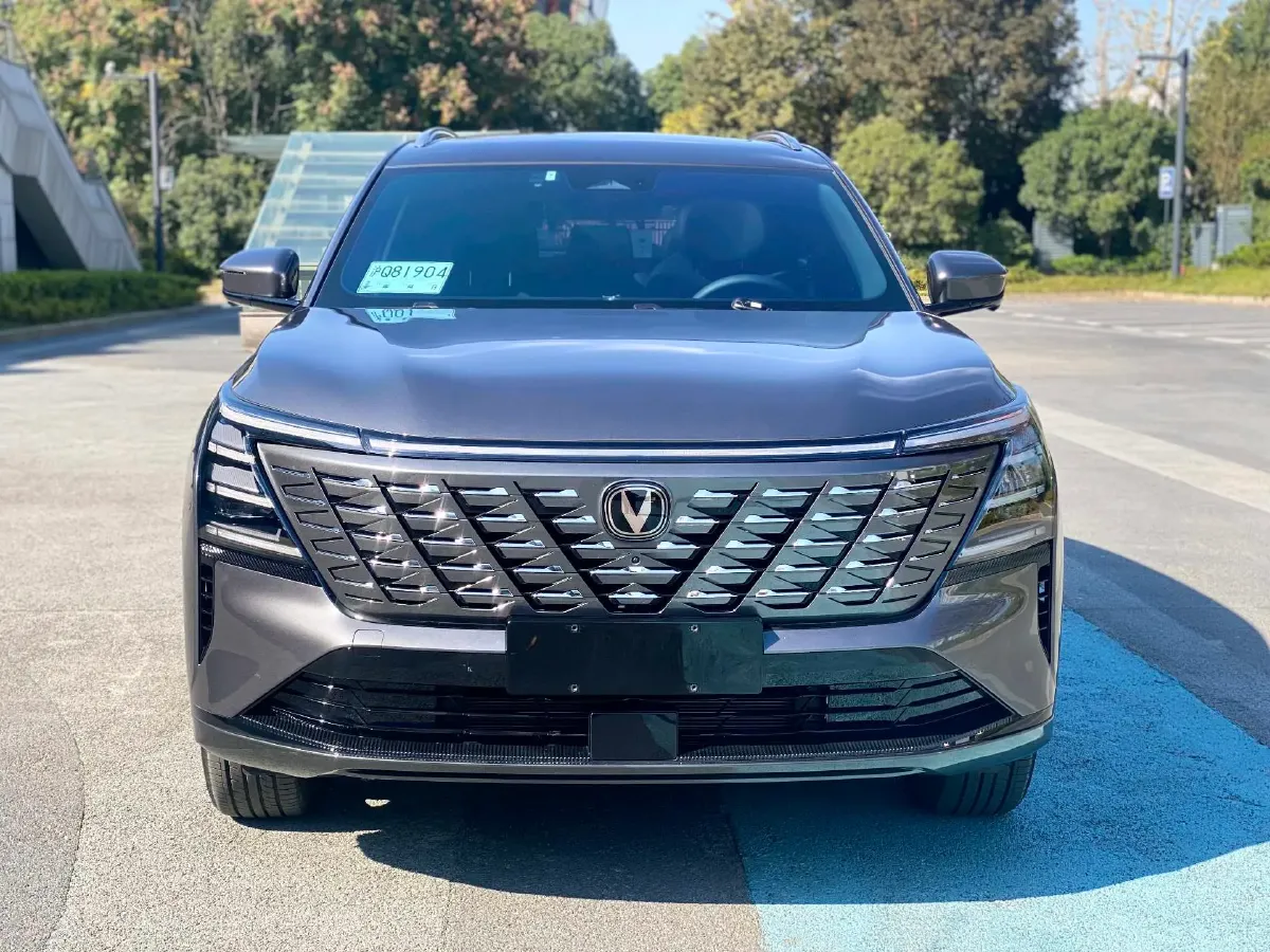 2025 ChangAn CS75 Plus 1.5T 192HP L4 8AT,autocango,china used car exporter,china ev exporter,chinese used car exporter,chinese used ev exporter