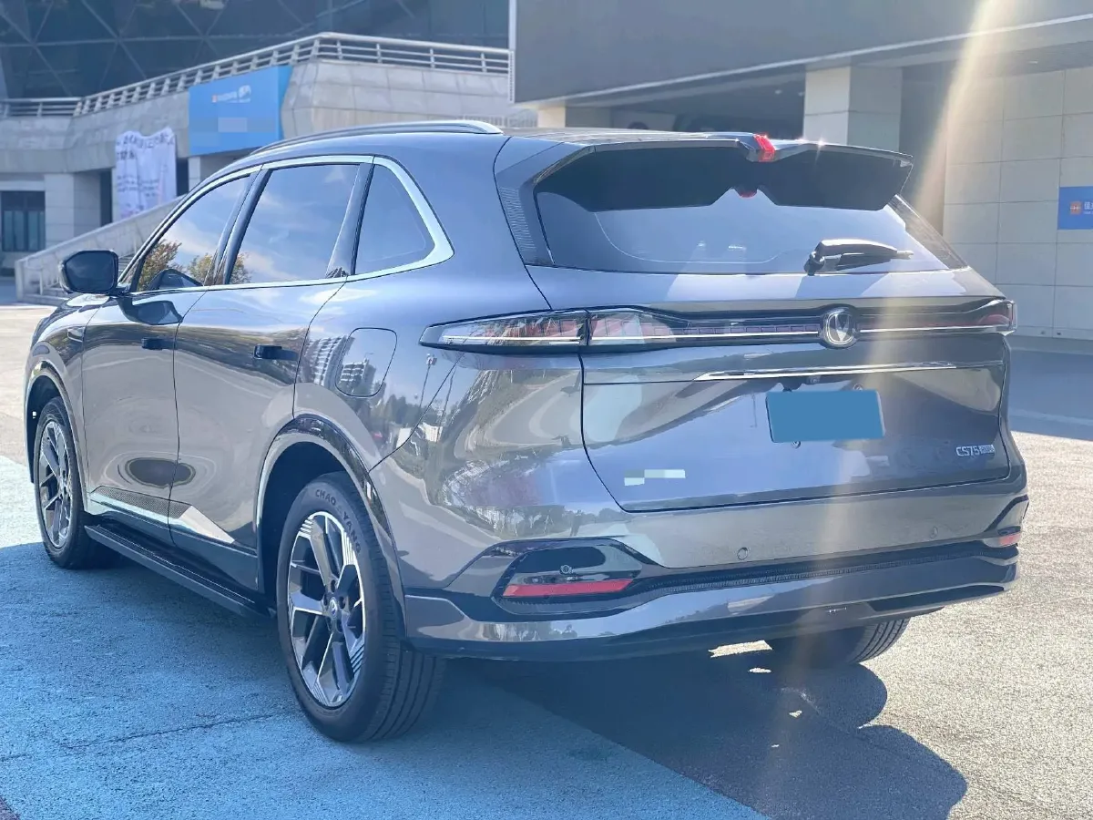 2025 ChangAn CS75 Plus 1.5T 192HP L4 8AT,autocango,china used car exporter,china ev exporter,chinese used car exporter,chinese used ev exporter