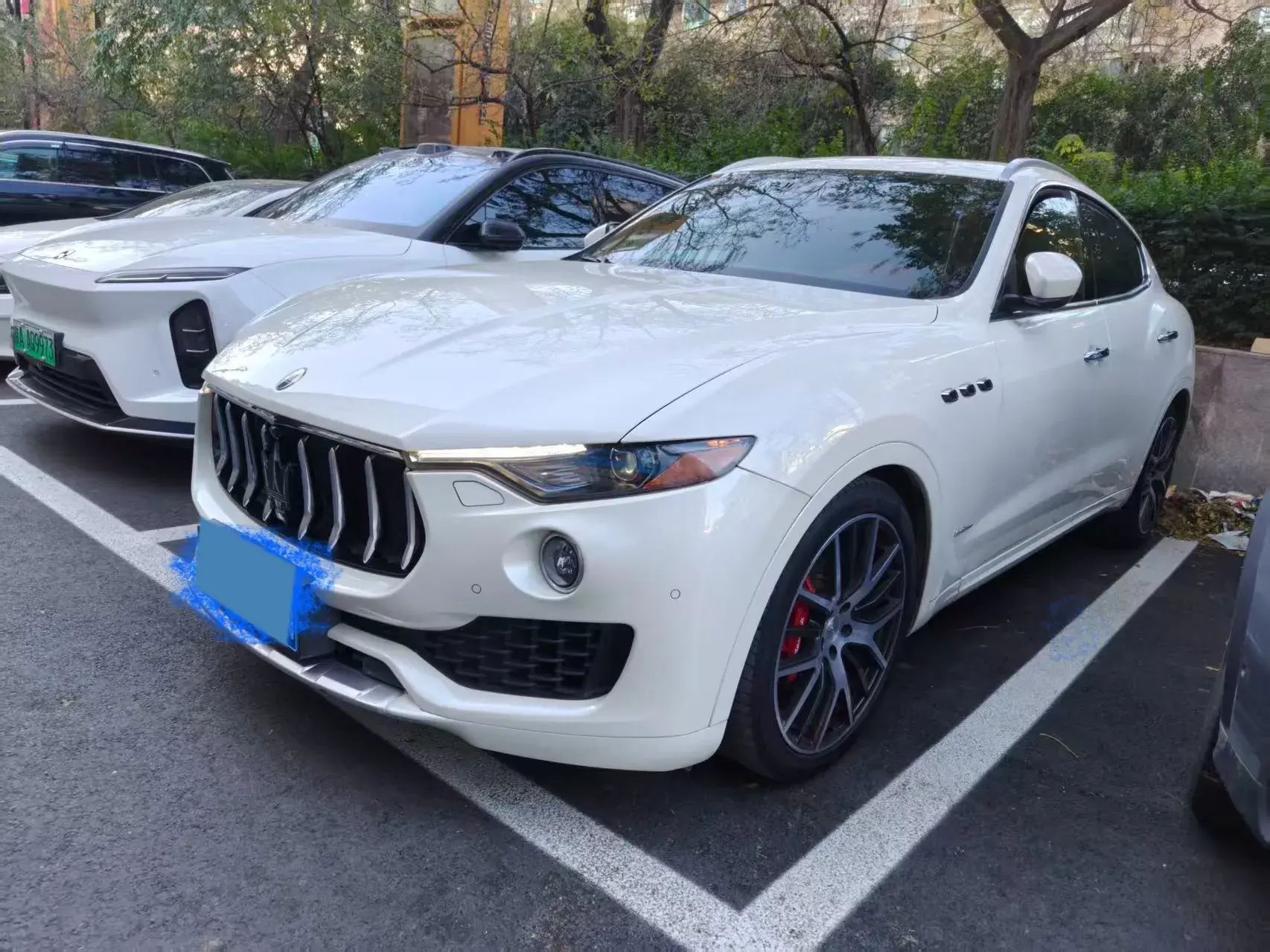 2018 MASERATI LEVANTE view 1