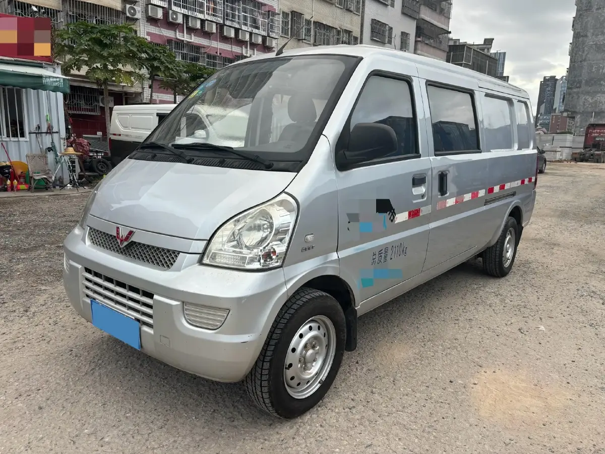 2017 WuLing RongGuang 1.2L 82HP L4 5MT