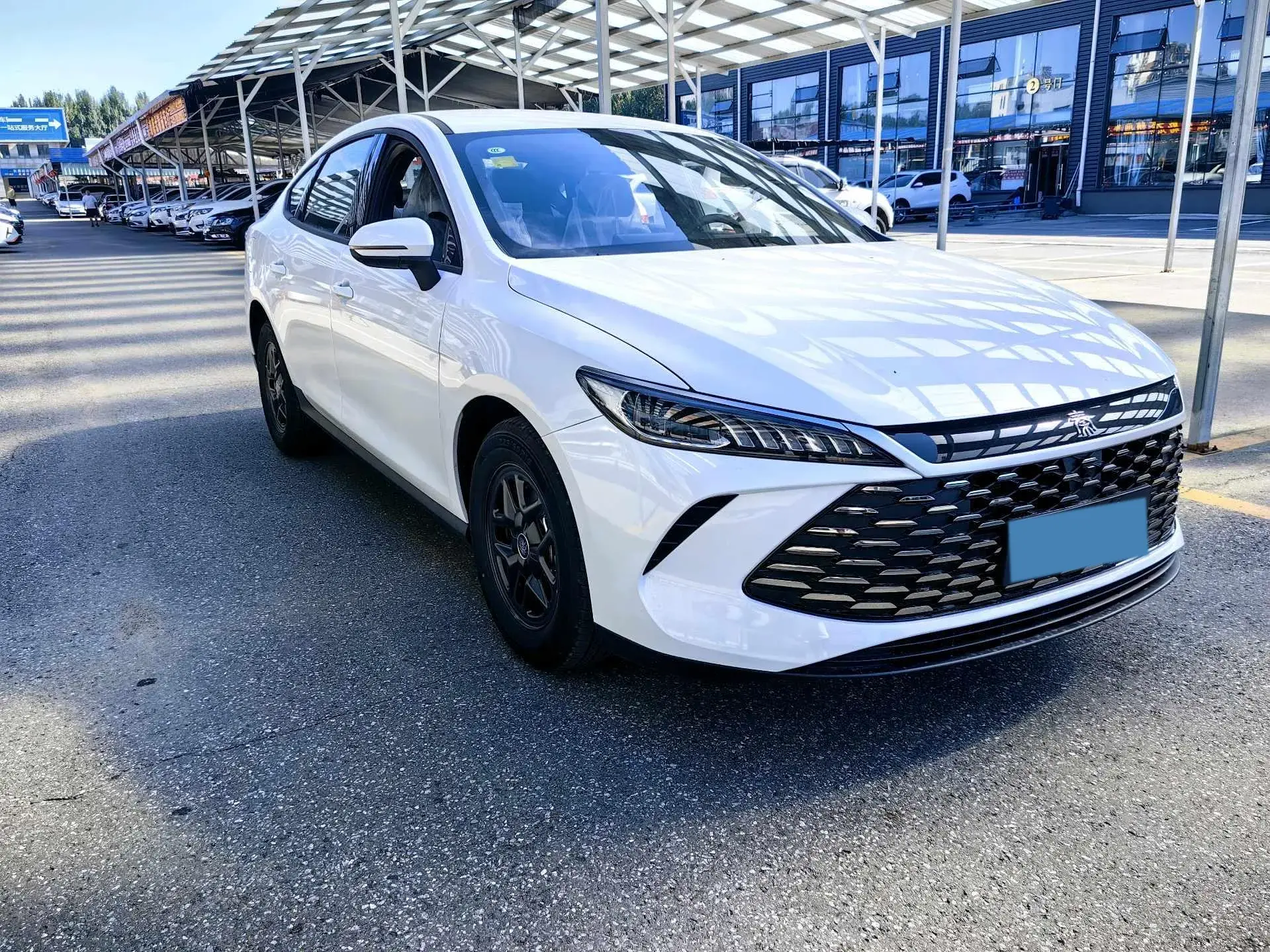 2025 BYD QIN thumbnail 3