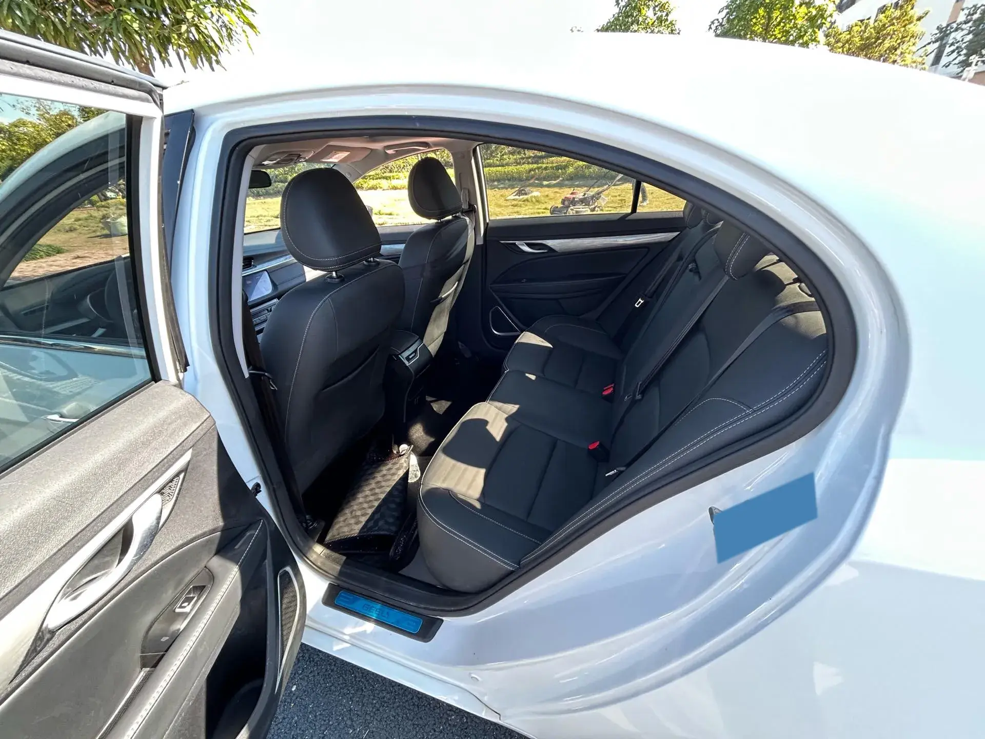 2019 GEELY EMGRAND thumbnail 4