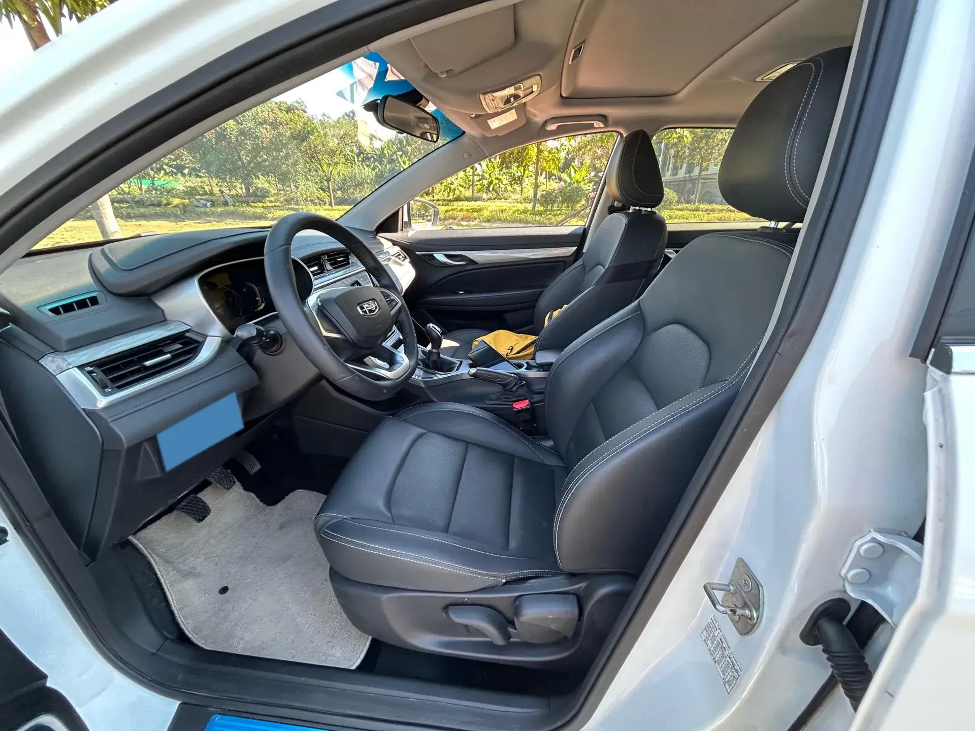 2019 GEELY EMGRAND thumbnail 3