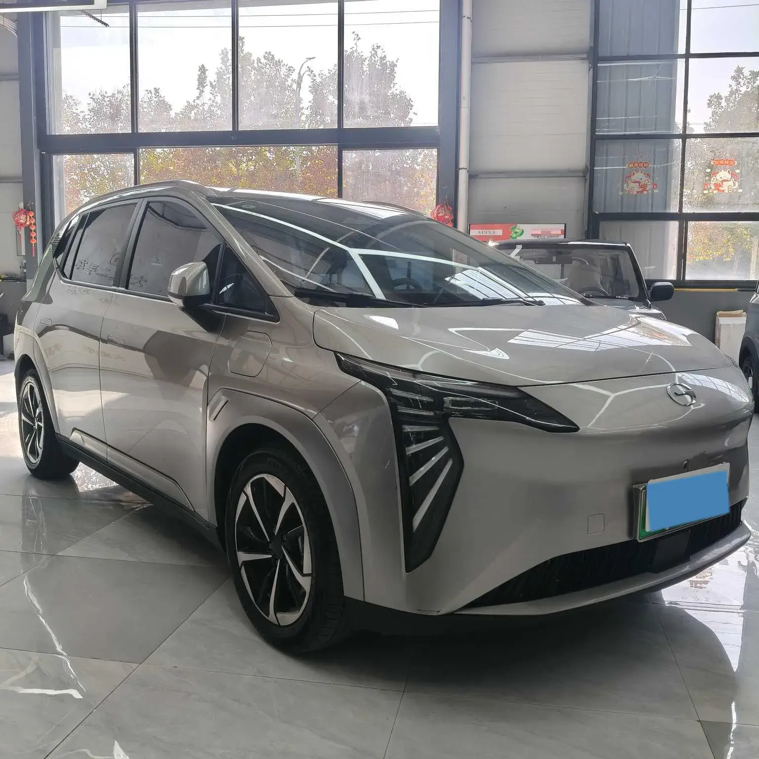 2023 AION Y thumbnail 3