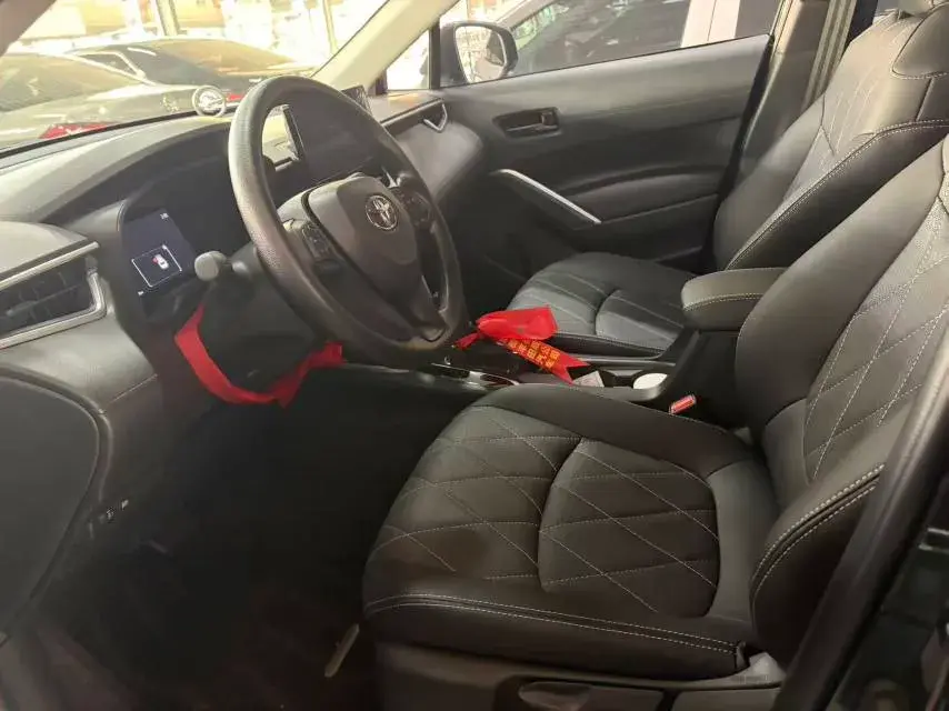 2024 TOYOTA COROLLA thumbnail 3