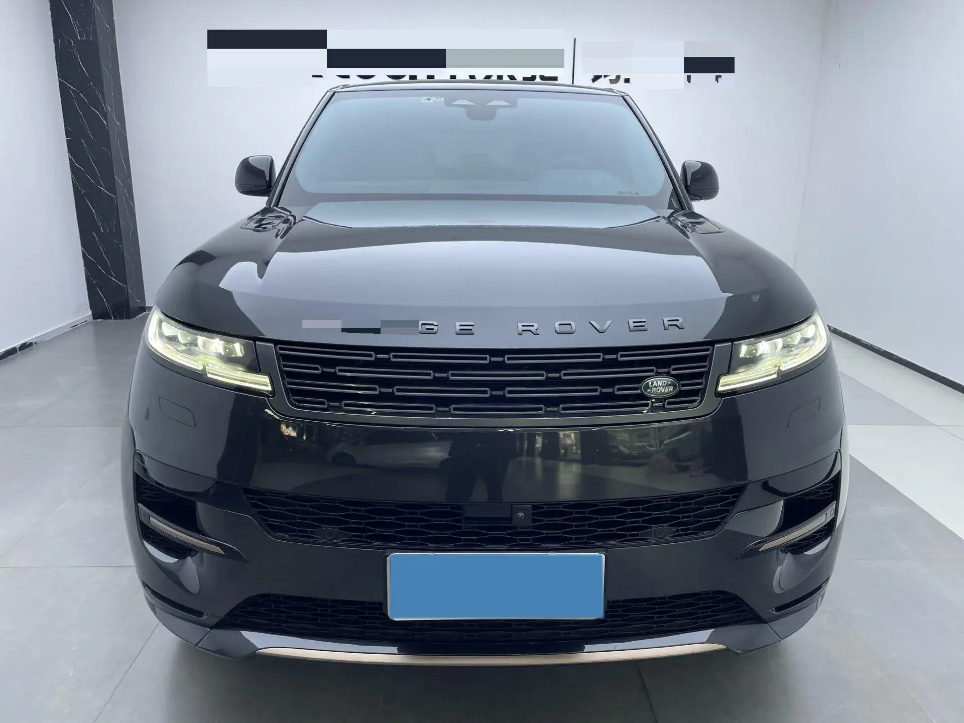 2023 LAND ROVER thumbnail 3