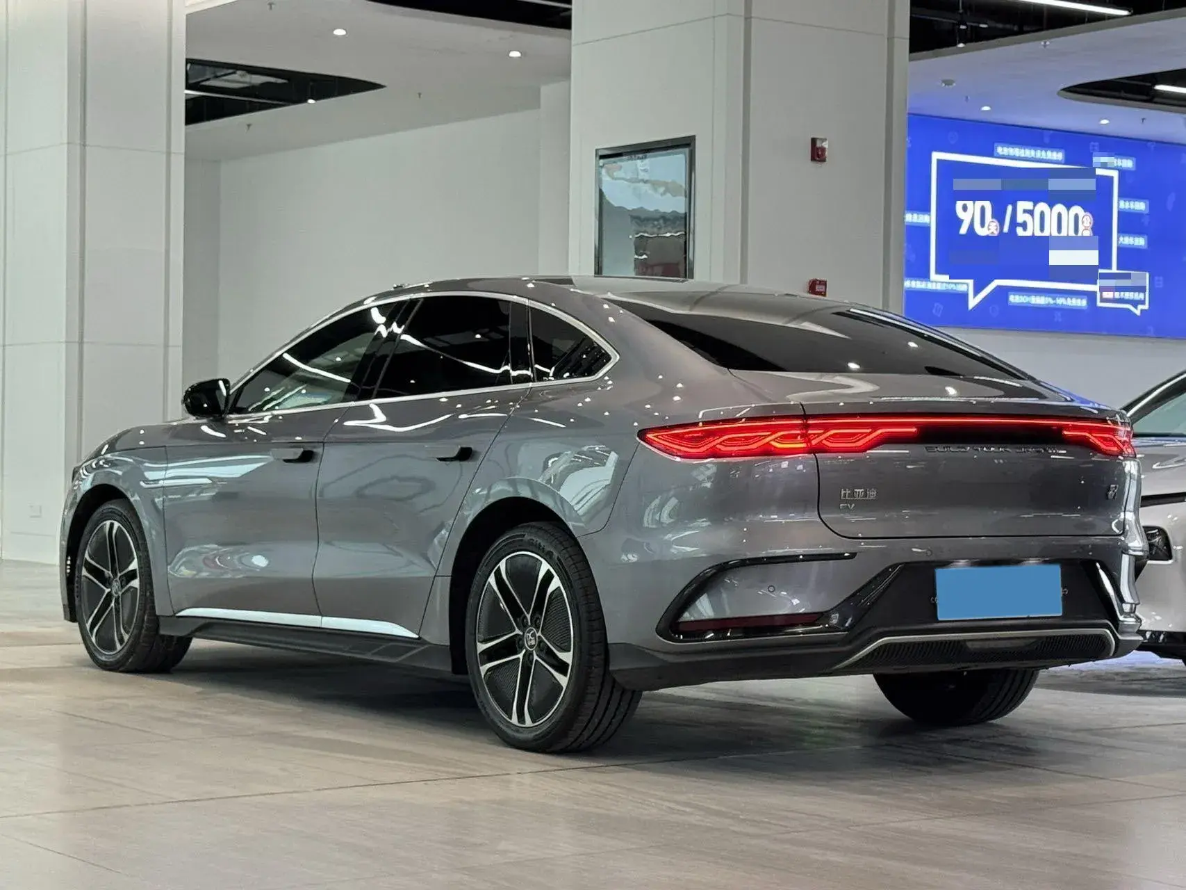 2023 BYD HAN thumbnail 4