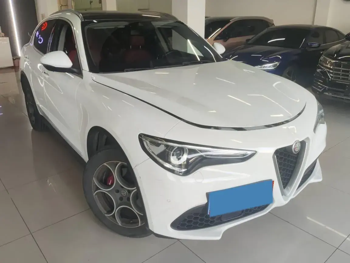 2020 ALFA ROMEO thumbnail 3