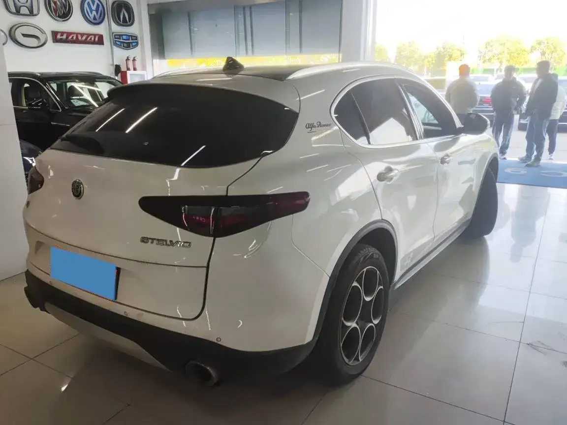 2020 ALFA ROMEO thumbnail 2