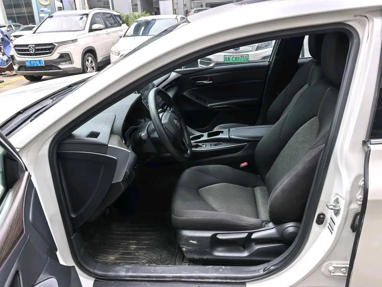 2019 TOYOTA AVALON thumbnail 2