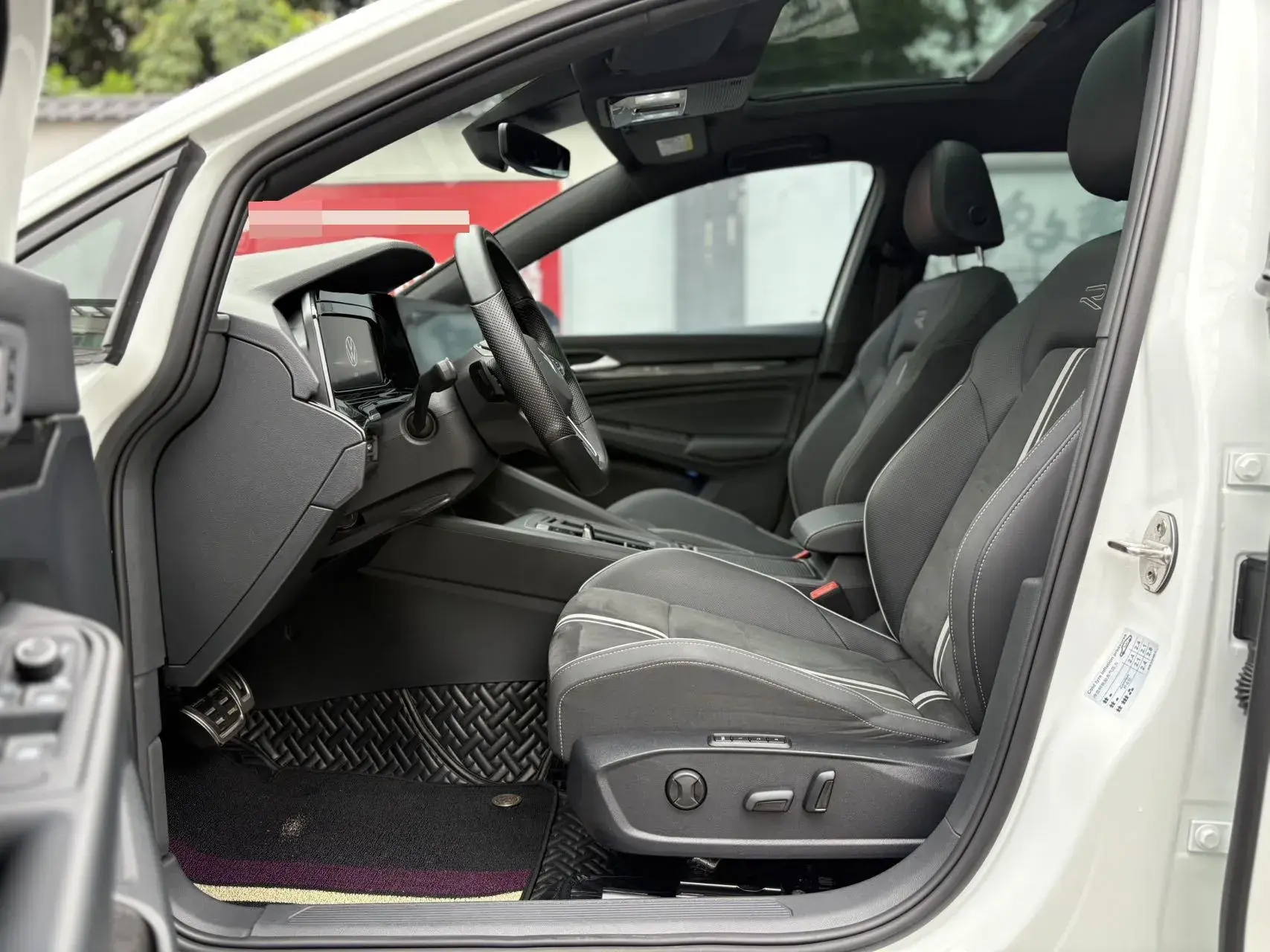 2021 VOLKSWAGEN GOLF thumbnail 4