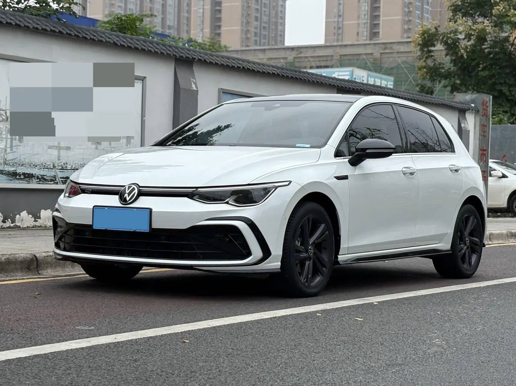 2021 VOLKSWAGEN GOLF view 1