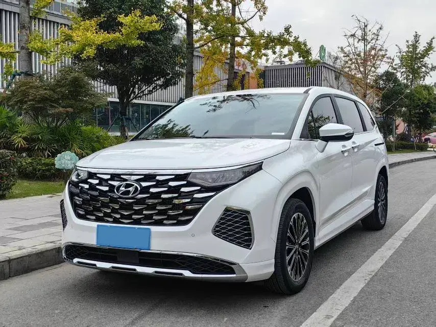 2024 HYUNDAI CUSTO view 1