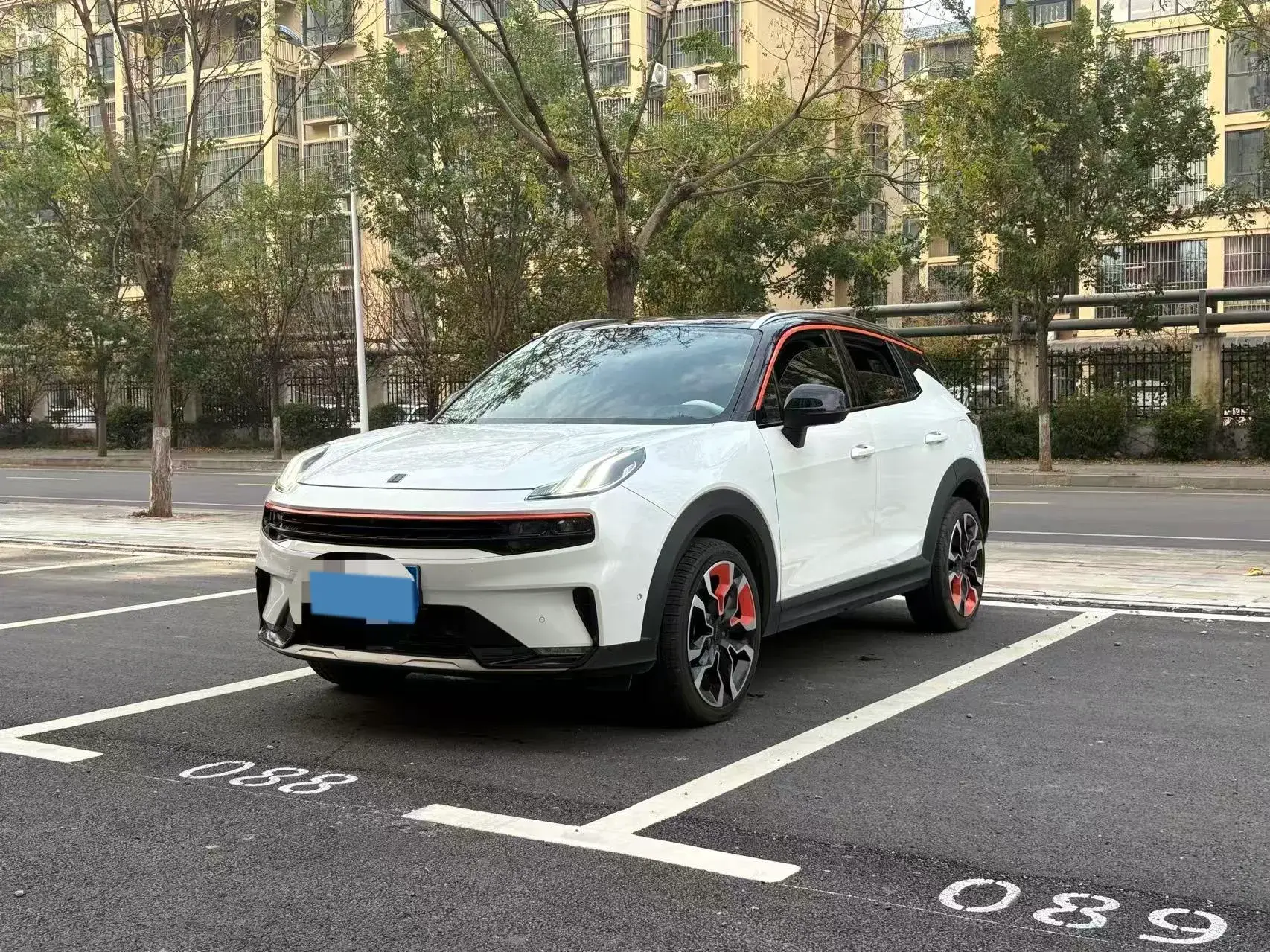 2020 LYNK&CO 06 view 1