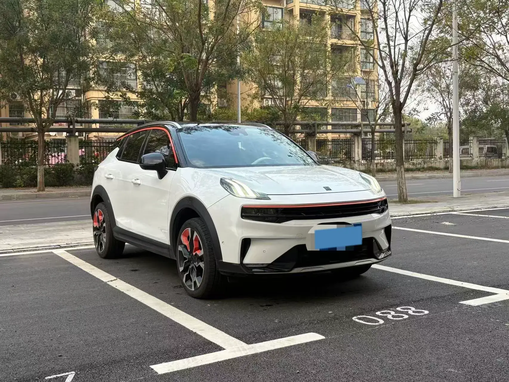 2020 LYNK&CO 06 thumbnail 2