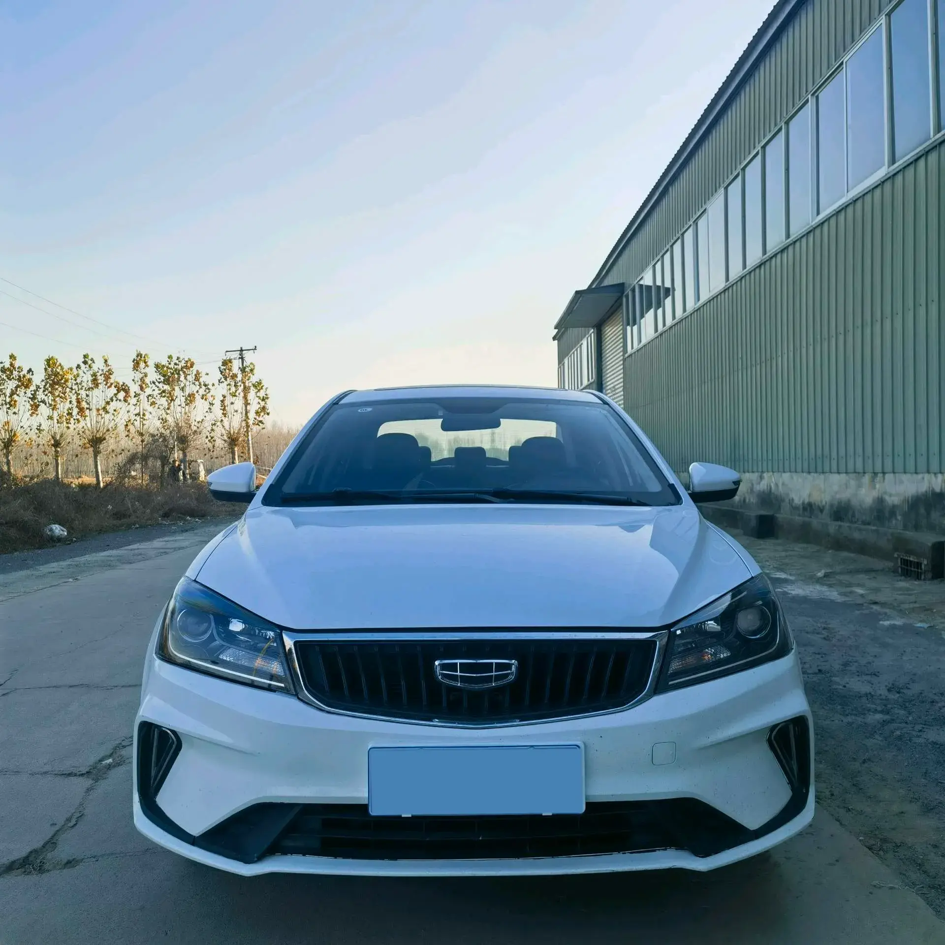 2021 GEELY EMGRAND thumbnail 2