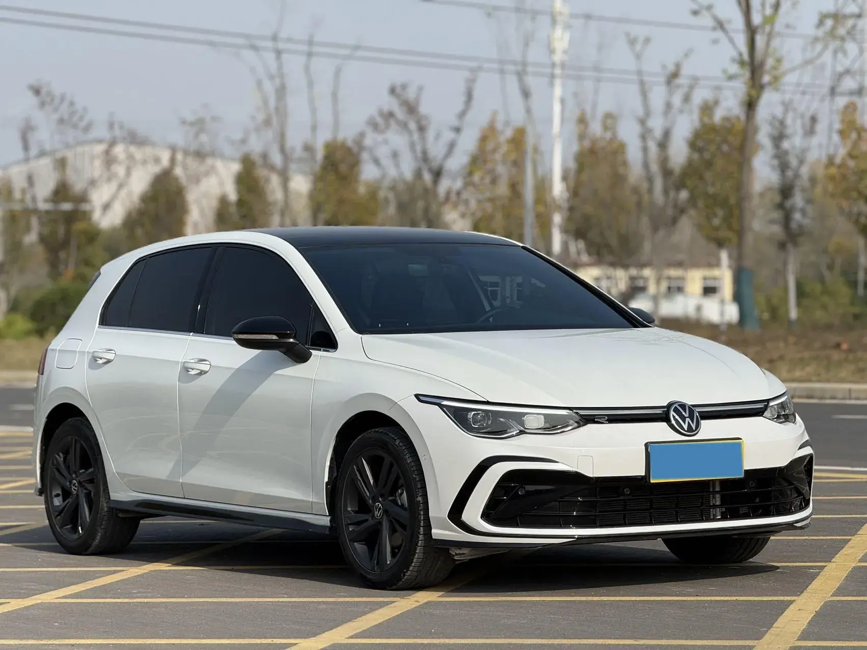 2023 VOLKSWAGEN GOLF thumbnail 2