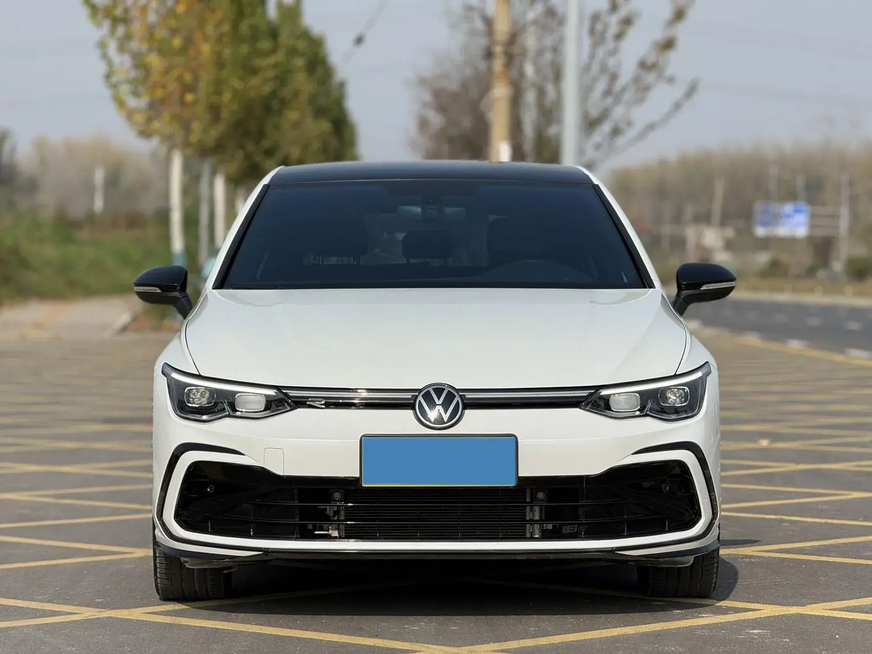 2023 VOLKSWAGEN GOLF thumbnail 3