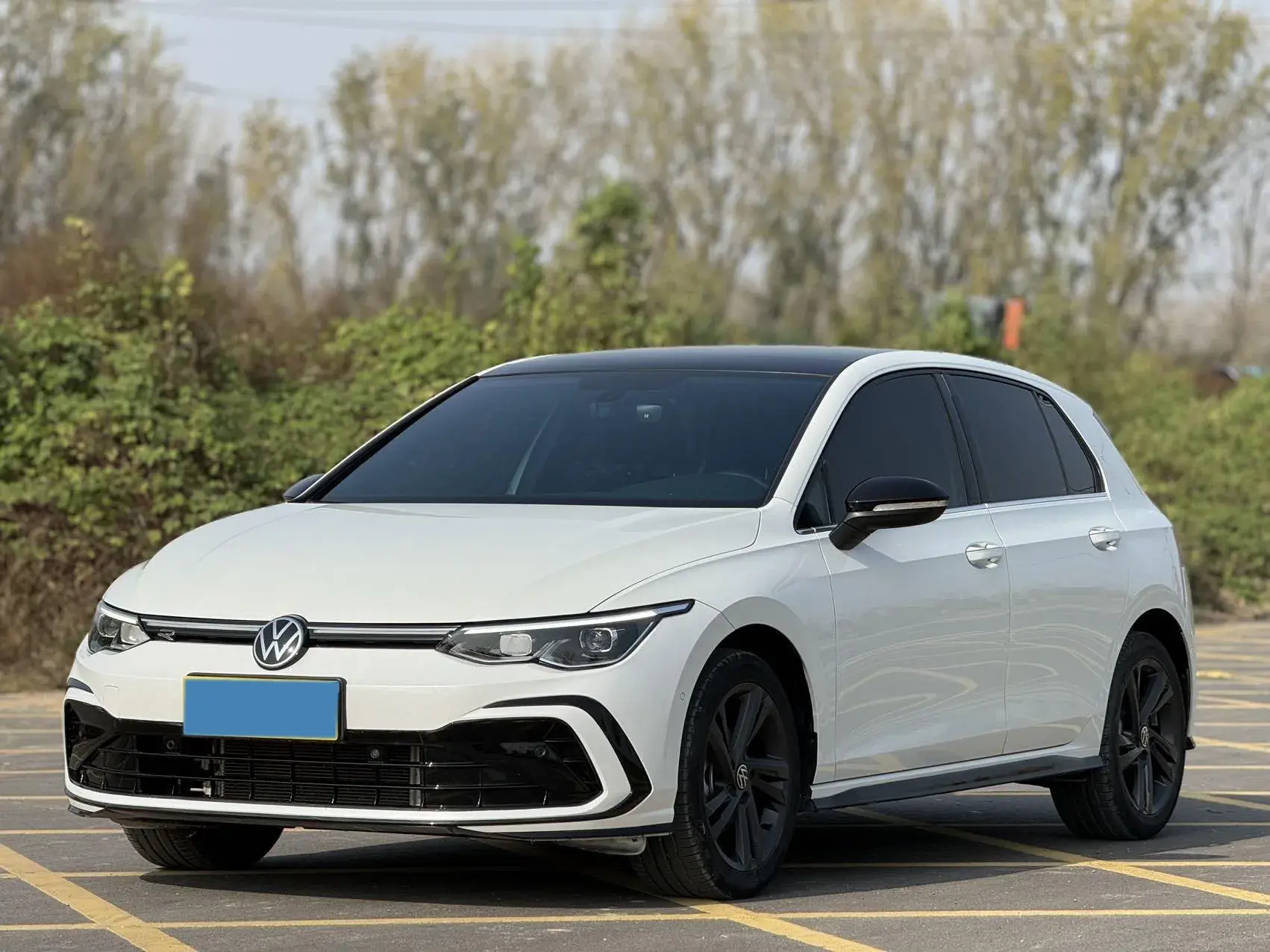 2023 VOLKSWAGEN GOLF view 1