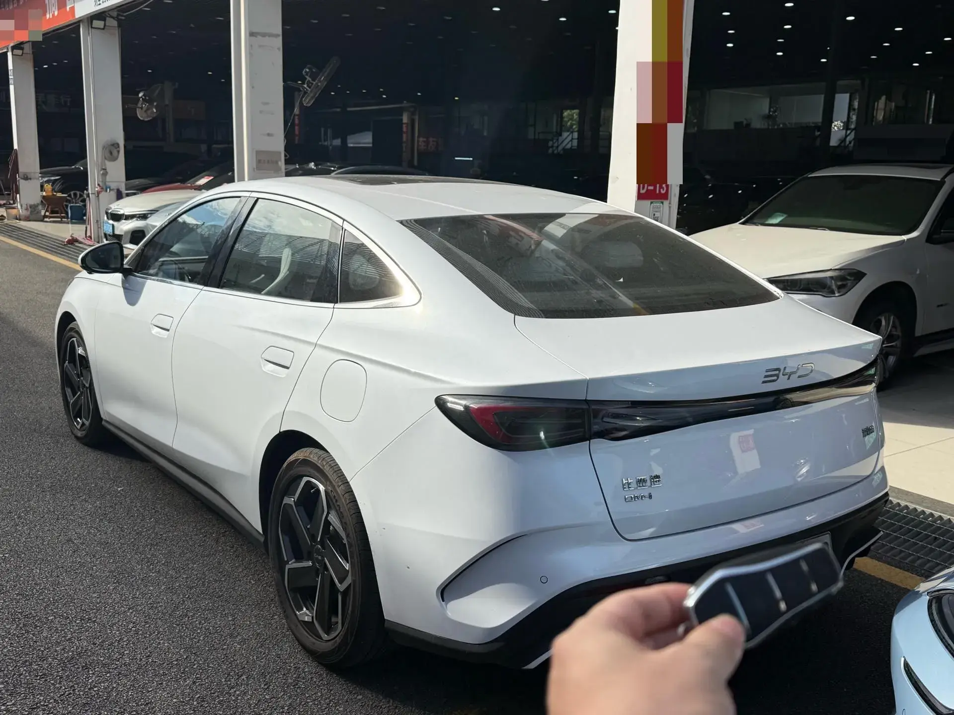 2024 BYD SEAL thumbnail 4