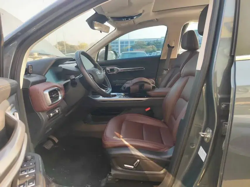 2022 GEELY OKAVANGO thumbnail 3