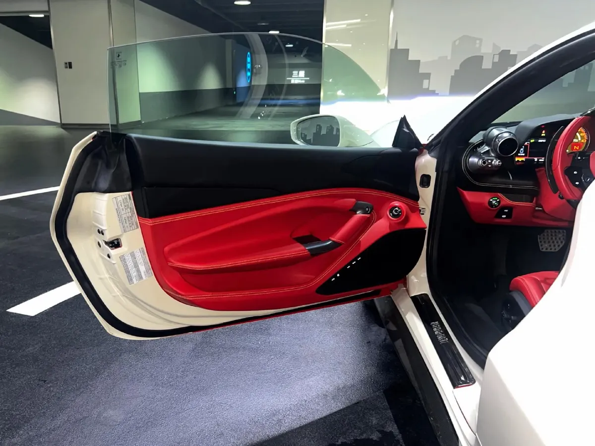 2019 Ferrari F8 3.9T 720HP V8 7DCT,autocango,china used car exporter,china ev exporter,chinese used car exporter,chinese used ev exporter