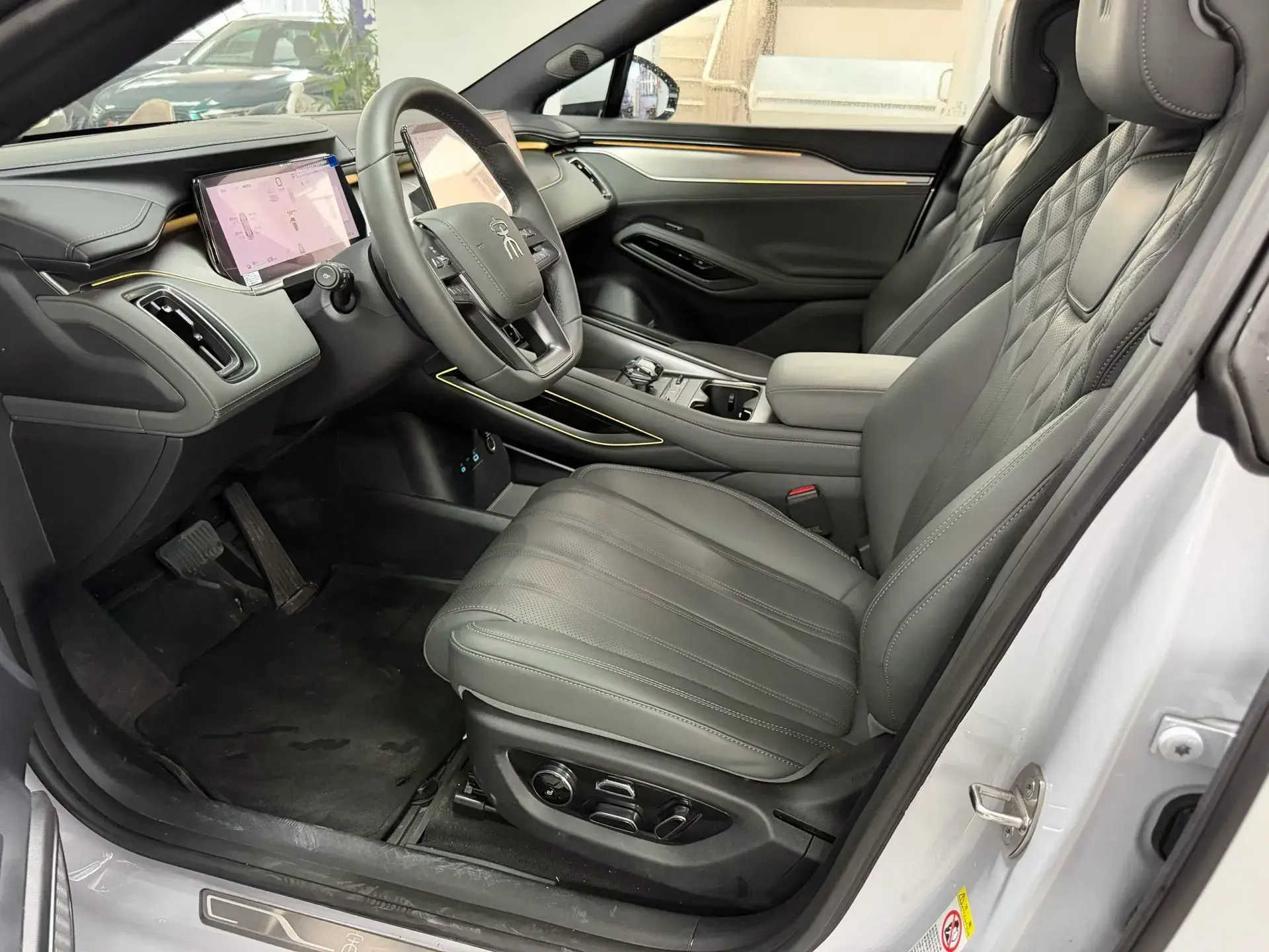 2025 BYD SONGL thumbnail 2