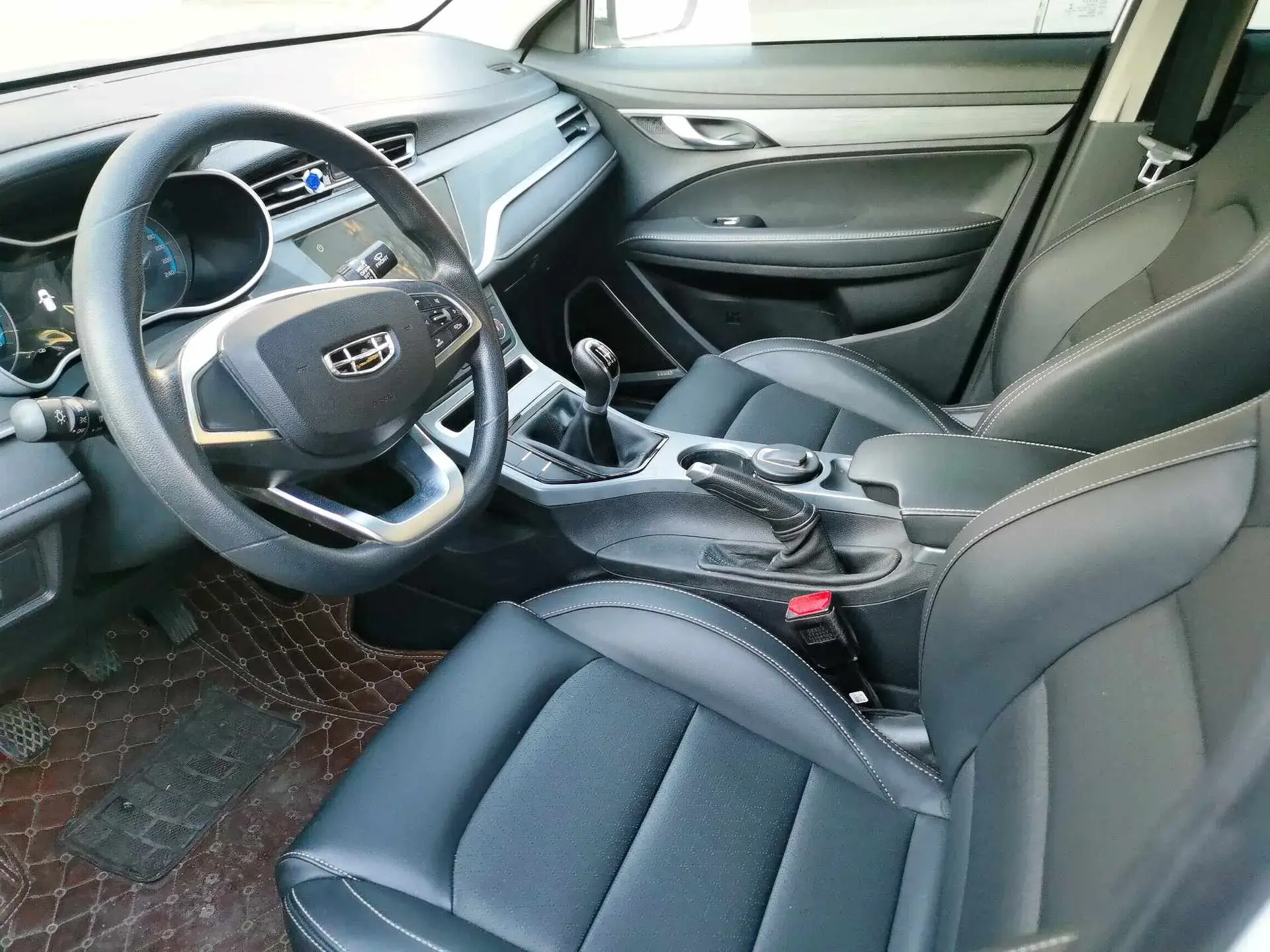 2021 GEELY EMGRAND thumbnail 4