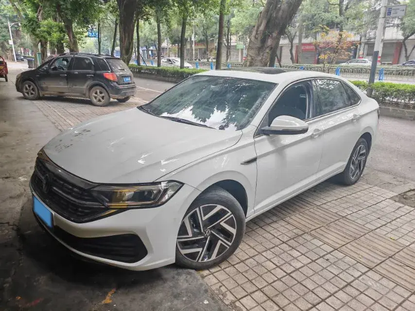 2024 VOLKSWAGEN SAGITAR view 1