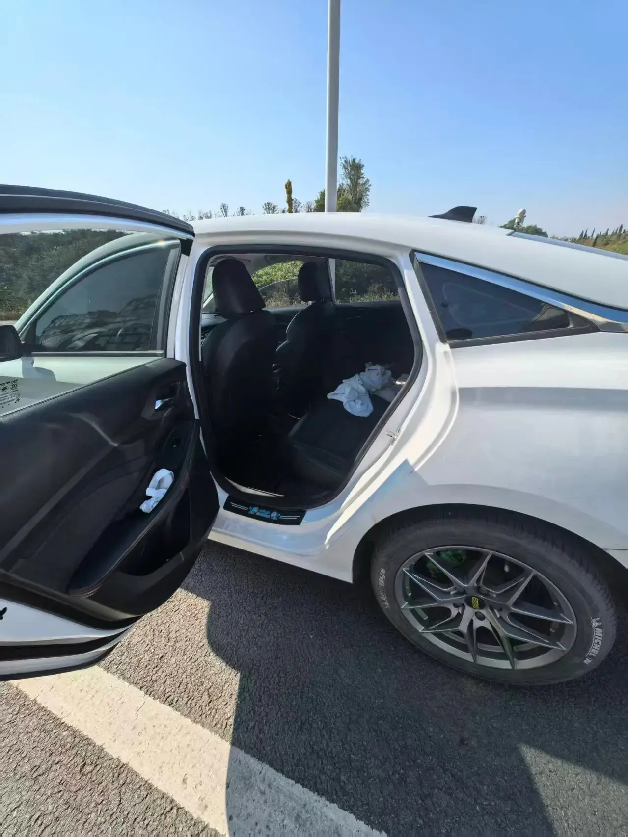 2021 MG 5 thumbnail 4