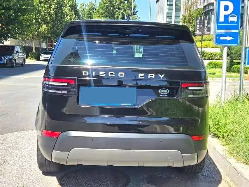 2017 LAND ROVER thumbnail 4