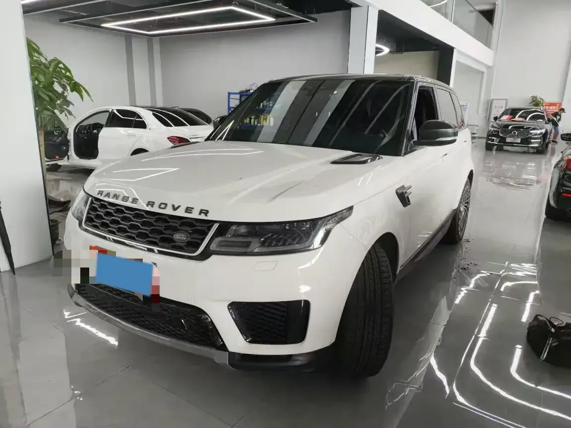 2020 LAND ROVER view 1
