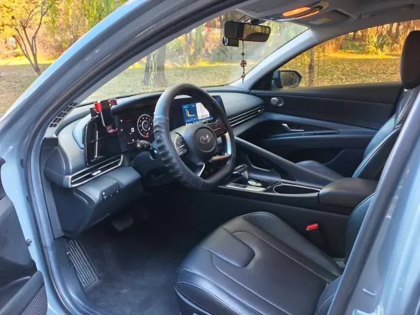 2021 HYUNDAI ELANTRA thumbnail 4