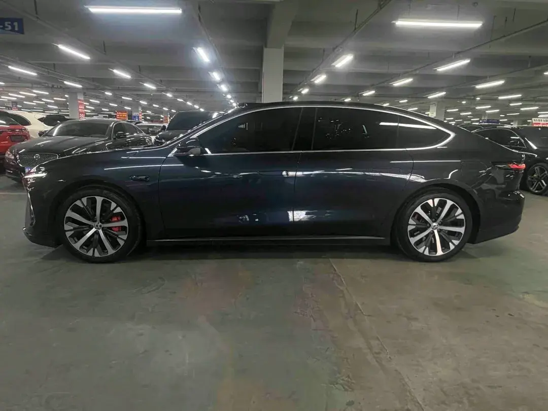 2021 VOLKSWAGEN ID.6 thumbnail 3