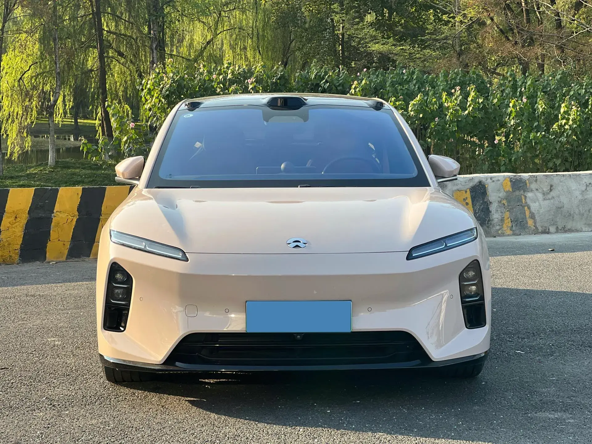 2025 NIO ET5 thumbnail 2