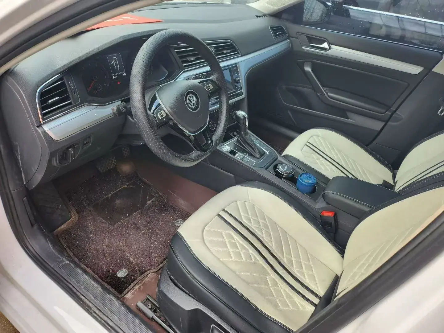 2019 VOLKSWAGEN LAMANDO thumbnail 2