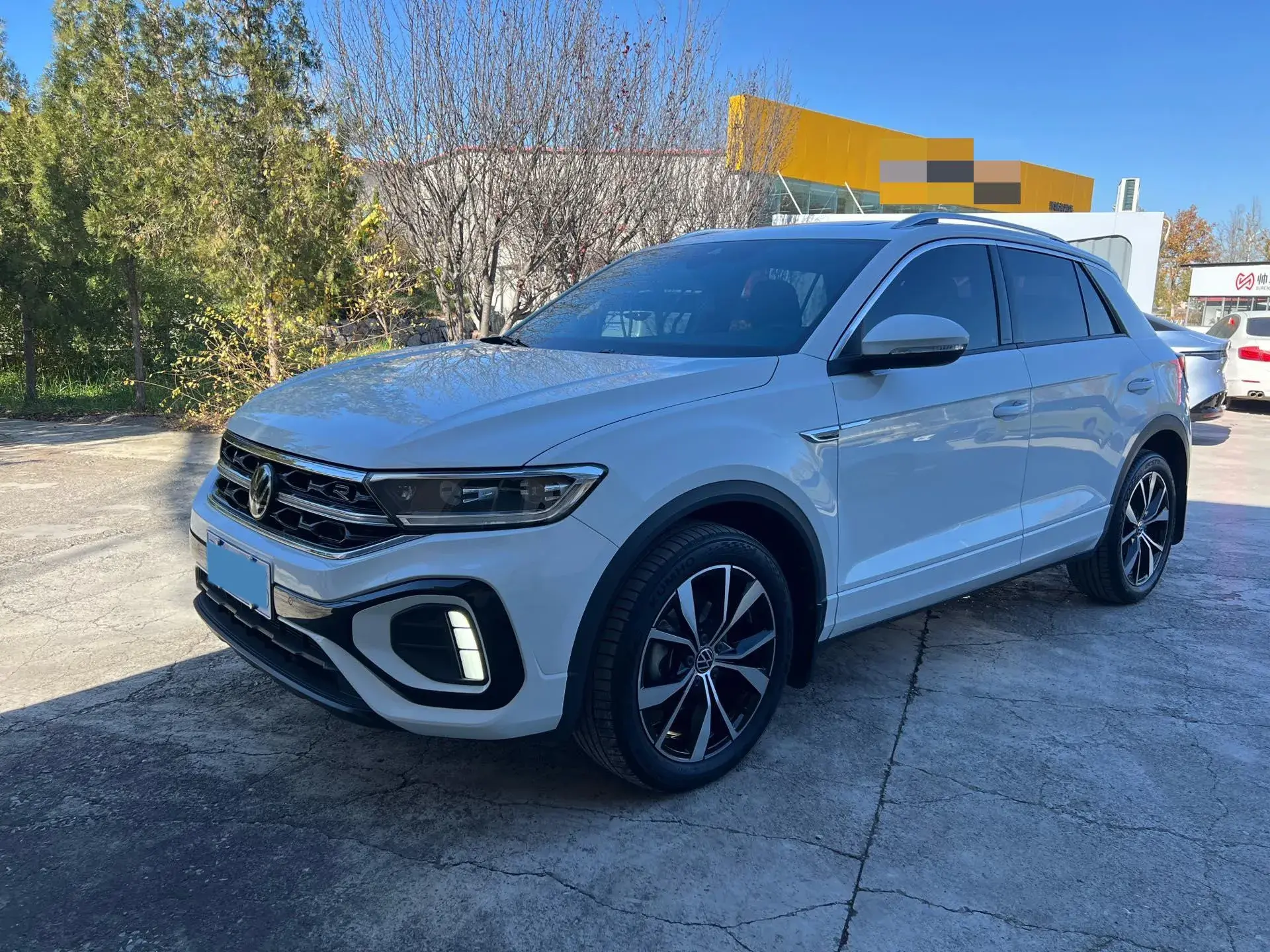 2023 VOLKSWAGEN T-ROC view 1