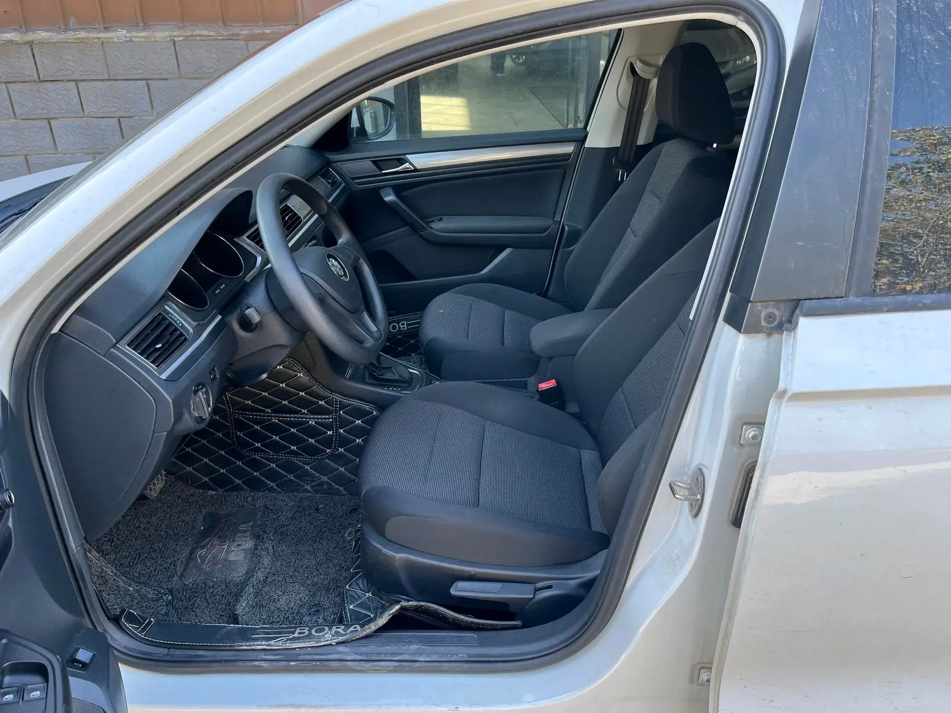 2018 VOLKSWAGEN BORA thumbnail 3