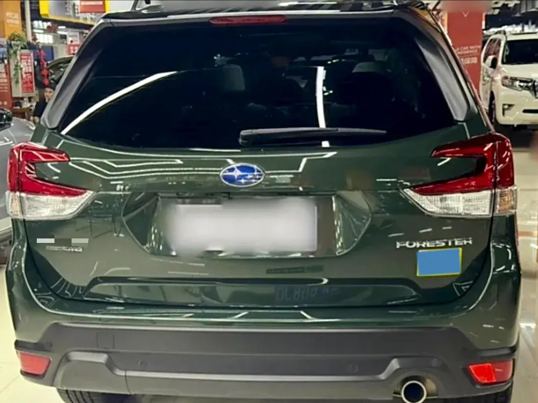 2022 SUBARU FORESTER thumbnail 4