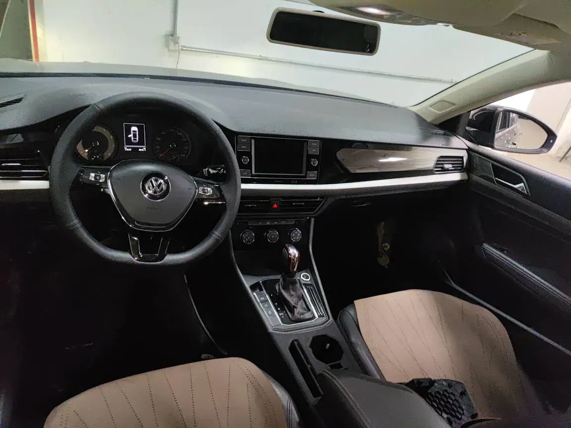 2019 VOLKSWAGEN LAVIDA thumbnail 2