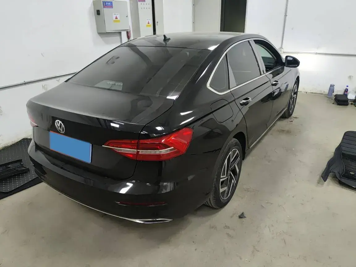 2019 VOLKSWAGEN LAVIDA thumbnail 3