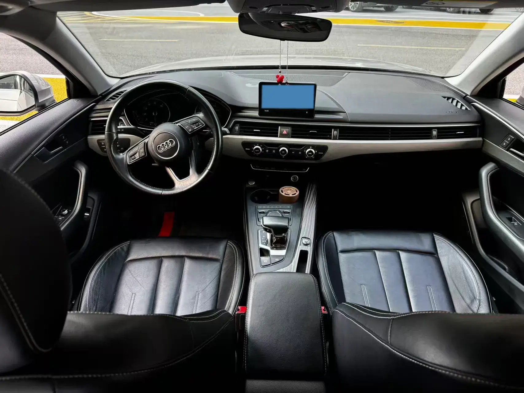 2019 AUDI A4L thumbnail 4