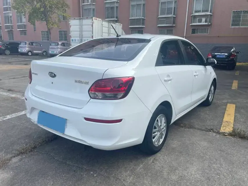 2020 KIA PEGAS thumbnail 4