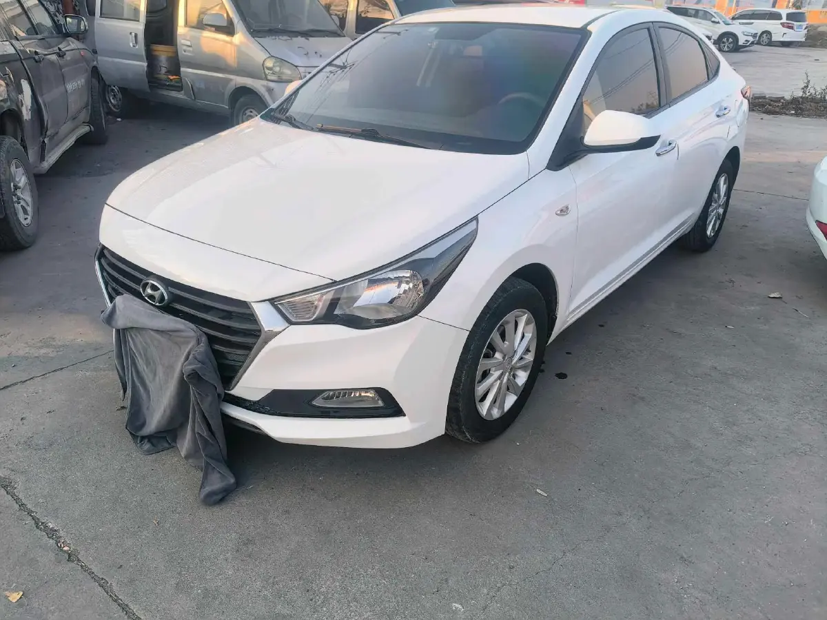 2016 Hyundai Verna 1.4L 100HP L4 6MT