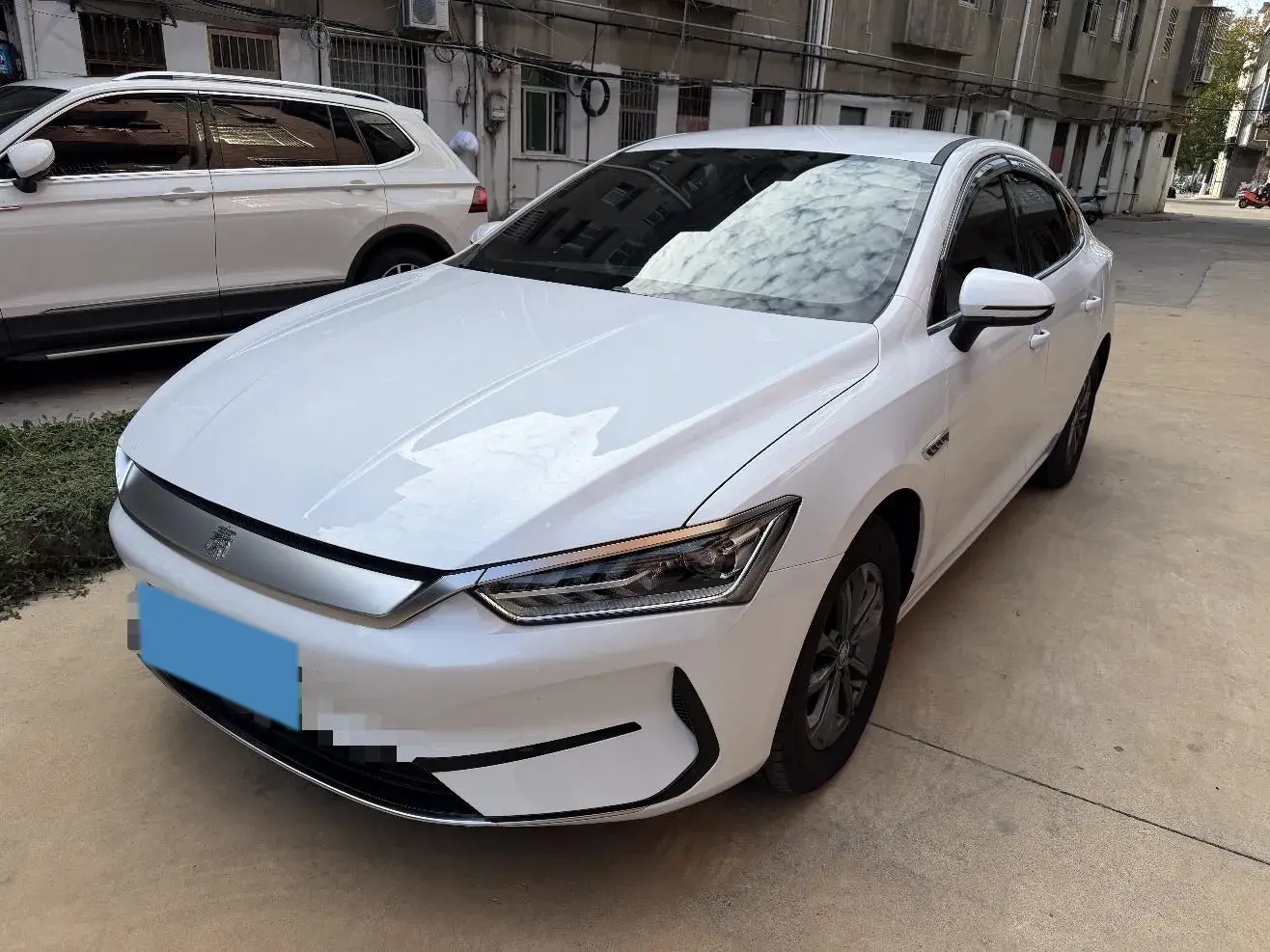 2024 BYD QIN view 1