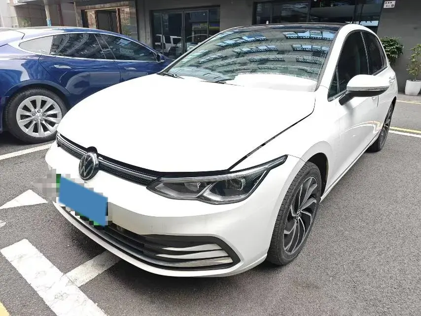 2021 VOLKSWAGEN GOLF view 1