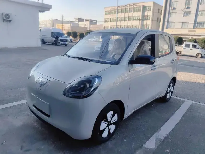 2025 WULING HONGGUANG view 1